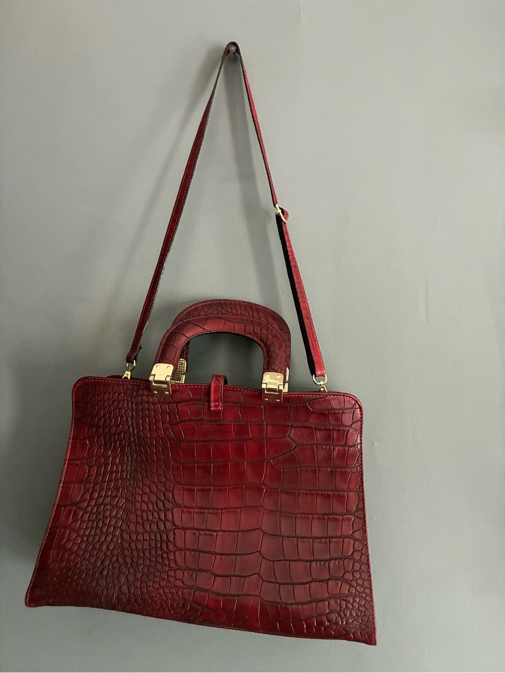 Italian Genuine Leather Classic Croc-Embossed Structured Satchel - Picture 6 of 8